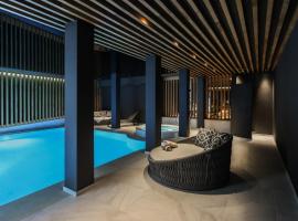 Laurena Aparthotel near Brixen, hotel i Naz-Sciaves