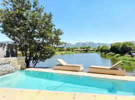 The Pecan Lake Guesthouse, guest house in Hartbeespoort