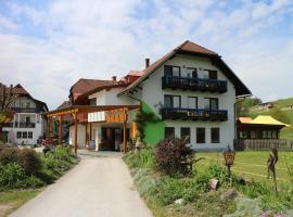 Familienparadies Reichenhauser, hotell i Keutschach am See