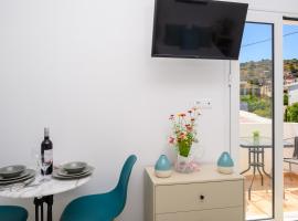 Artemis apartment first floor, παραλιακή κατοικία στην Ελούντα