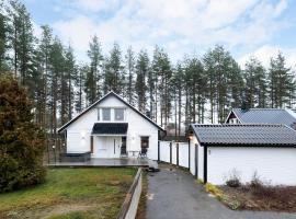Guestly Homes - 4BR Corporate Villa, Ferienunterkunft in Piteå