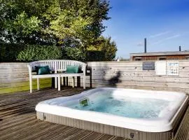 The Sleights, Strawberryfield Park - Hot Tub - Free WiFi & Parking - Pets Allowed 2