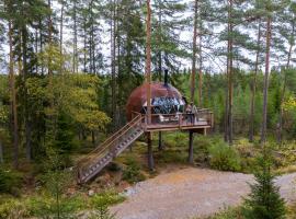 Treehouse dome, hotel in Vidnes