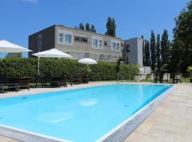 Ewitsch 13 - Hotel Garni, hotel v destinaci Berghausen
