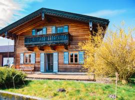 Chalet im Grünen mit Nähe zu privaten Seezugang, hotel met parkeren in Trimmelkam