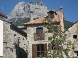 Casa Rural " El Retiro", hotel v destinácii Laspuña