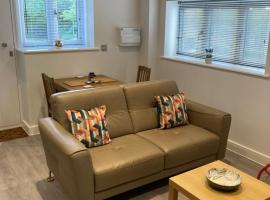 Dartmoor View one bedroom Apartment Dog Friendly Close To Town FREE PARKING, hótel í Totnes