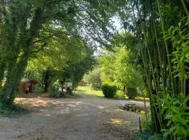 Camping EAU NATURELLE 2 étoiles Bungalow ou Tente 4 personnes dans un environnement calme et dépaysant