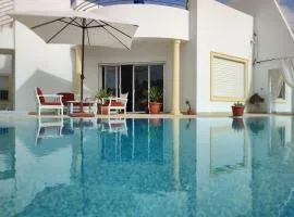 Chambres d'hôtes Conviviales avec piscine privée Chambre Blue Lagune & Suite Azur