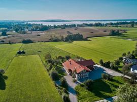 Farmhouse 1604, hotel pet friendly a Übersee