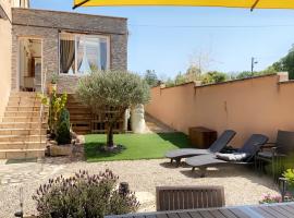 Maison entière avec cour dans le Chablisien, maison de vacances à Villy