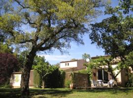 Les Gites du Merle, casa de férias em Cogolin