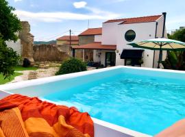 Pool oasis with private parking -Vigia 8, feriebolig i Torres Vedras