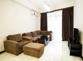 LUXURY Spacious 2 bedroom 2BATHROOM Apt , New Building,Free Parking+ Open Balcony