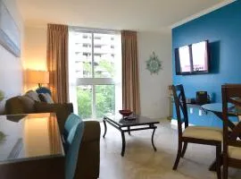 Relaxing Condo Hotel In The Grove, Free Parking