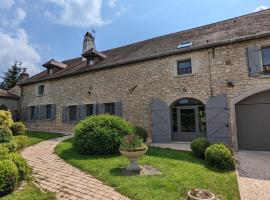 Le Clos des écureuils, hotel met jacuzzi's in Sainte-Marie-la-Blanche