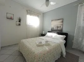 Flat with garden near sea, port and airport