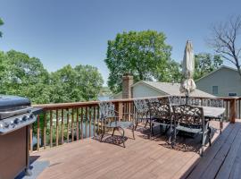 Lakefront Missouri Vacation Rental with Dock and Slip!, hotel in Camdenton