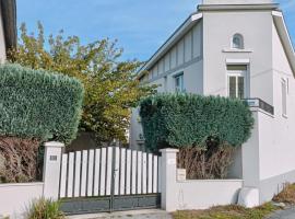 Appartement dans maison atypique, hotel en Montrond-les-Bains