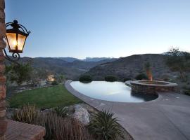 Stunning Rancho Mirage Hilltop Compound – obiekty na wynajem sezonowy w mieście Rancho Mirage