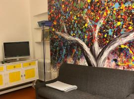 L’Albero Colorato – apartament w mieście Cossato