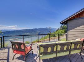 Modern Underwood Home with Deck and Mt Hood Views, villa in Underwood