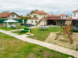 Guest House Galabnik, Bulgaria, penzion v destinaci Gŭlŭbnik