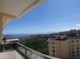 Cozy 2 Rooms apartment with an Amazing view!, allotjament vacacional a Hosmaşalos