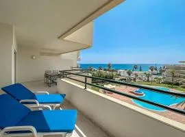 Luxury Apartment w/Stunning Sea Views, Walk Beach