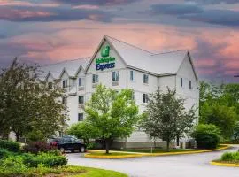 Holiday Inn Express & Suites - Lincoln East - White Mountains by IHG