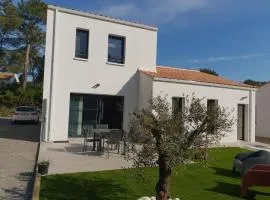 Maison récente 3 étoiles, proche plage et forêt, 3 chambres, WiFi, jardin, secteur calme, La Faute-sur-Mer. - FR-1-476-188
