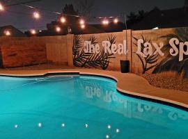 Tempe ASU, Summer Spot with Heated Pool, Gameroom, hotel in Tempe