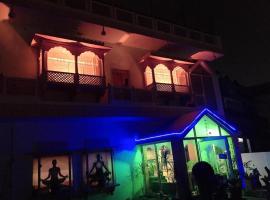 Hotel Singhasan House，齋浦爾Bani Park的飯店