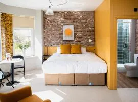 Settle Southampton - Stylish Self Check-In Rooms & Self Catering Suites