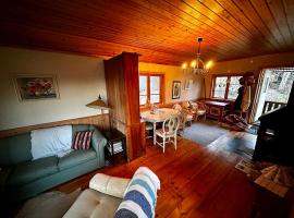 Spillersboda stuga med båtar, hotel em Spillersboda