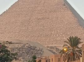 Big , Pyramid view, cottage in Cairo