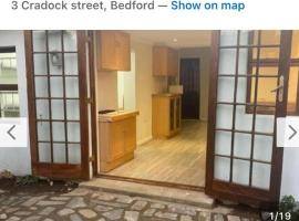 Bedford Way Cottages, apartment in Bedford