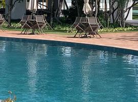 Apartamento Vila do Lago, Ferienunterkunft in Mata de Sao Joao