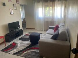 White Smile Apartment, family hotel in Noale