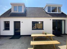 The island life beach house 2, holiday home in De Koog