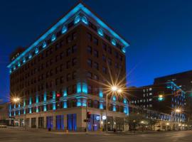 The Current Iowa, Autograph Collection, hotel cerca de Adler Theatre, Davenport