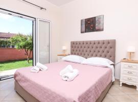 Renos House by Corfu Escapes, hotel with parking in Vragkaniótika