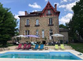 Maison de la Comtesse, hotel con estacionamiento en Cosne-dʼAllier