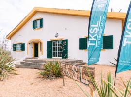 The Kitesurf Lodge, cabin in Casal do Narcizo