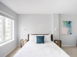 CozySuites l 2BR Loft, Monument Circle, Indy, ξενοδοχείο σε Ιντιανάπολις