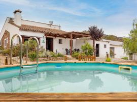 Amazing Home In Puerto Moral With Kitchen, cabana o cottage a Puerto-Moral