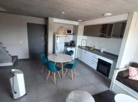Depto Los Pinos, hotel in Ostende