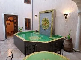 RIAD DAR NAAI Privatif 3 Chambres 6 Personnes Place Jemma El Fna