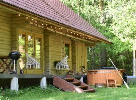 Quiet Log House, Vaikne palkmaja, Kevadekuulutaja, Harbinger of spring, cottage in Rannaküla
