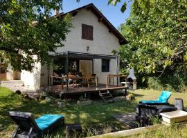 Maison proche embrun, holiday home in Baratier